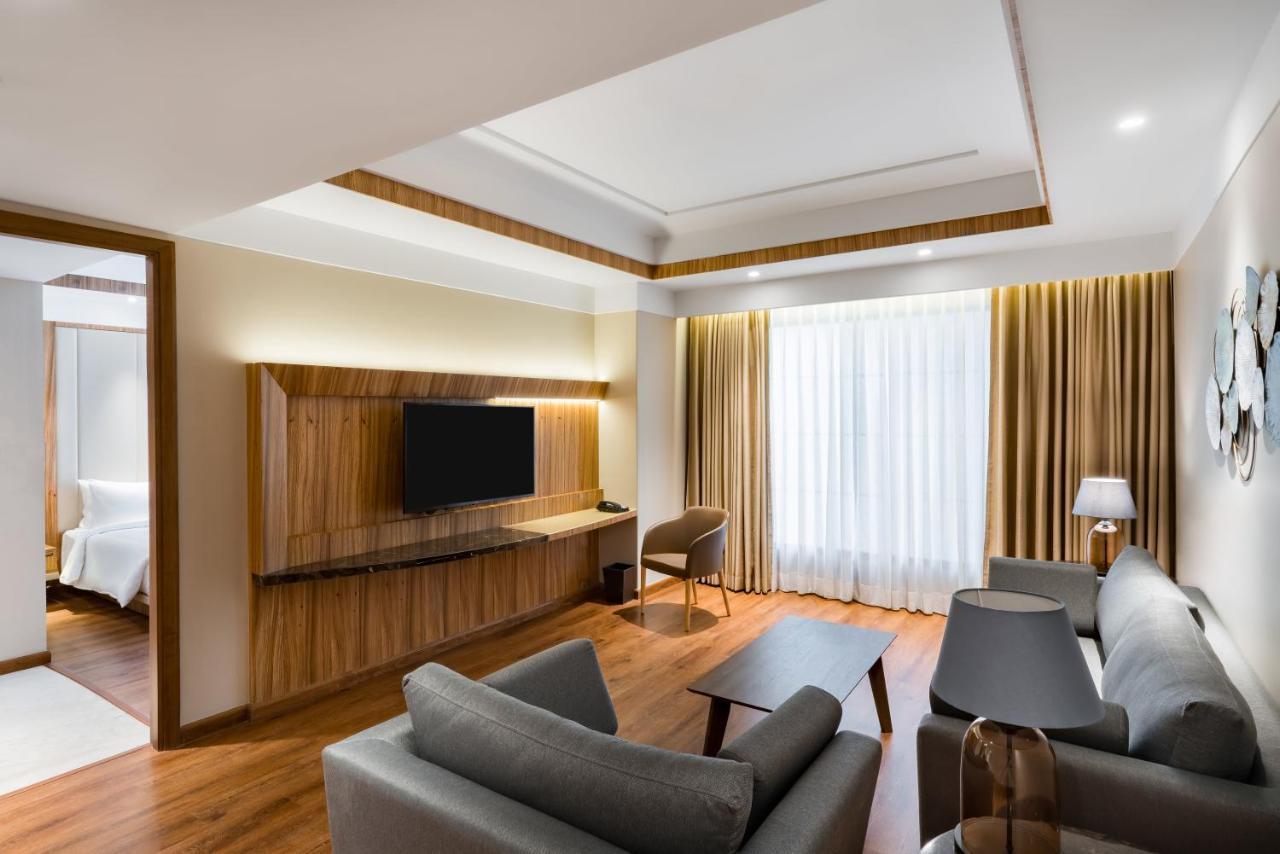 Radisson Bhopal Hotell Eksteriør bilde