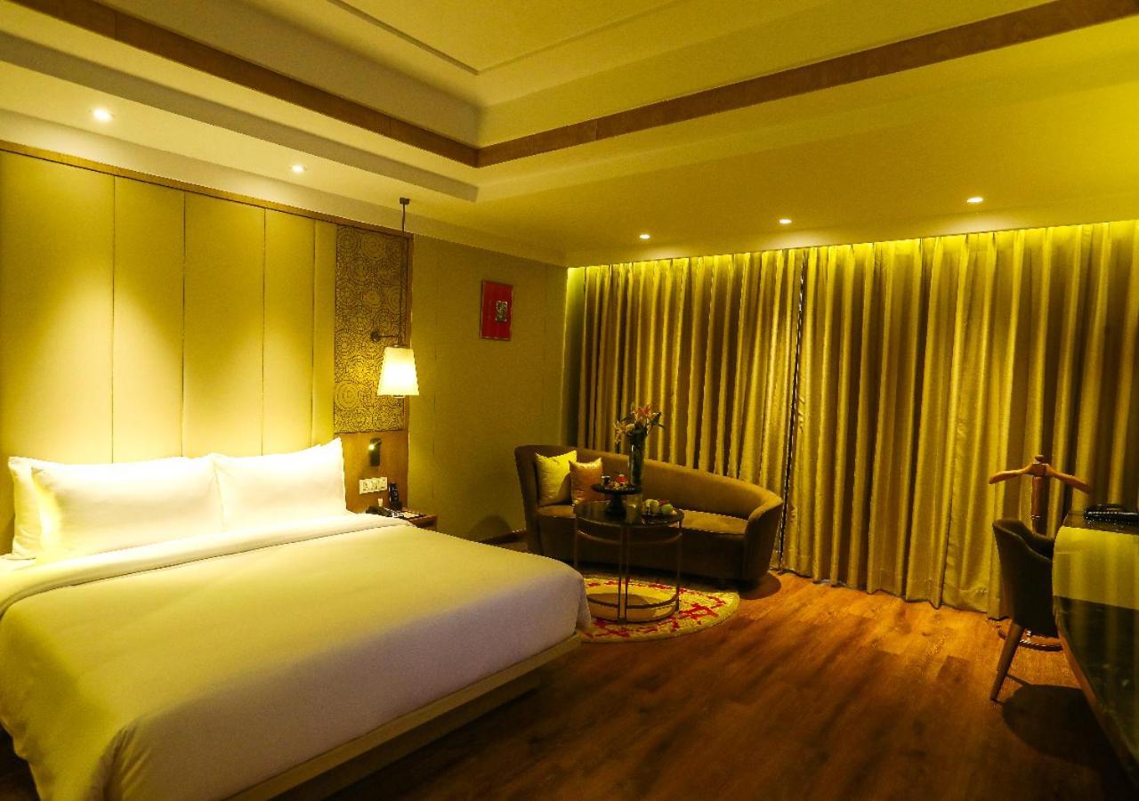 Radisson Bhopal Hotell Eksteriør bilde