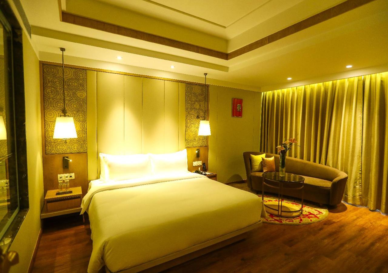 Radisson Bhopal Hotell Eksteriør bilde