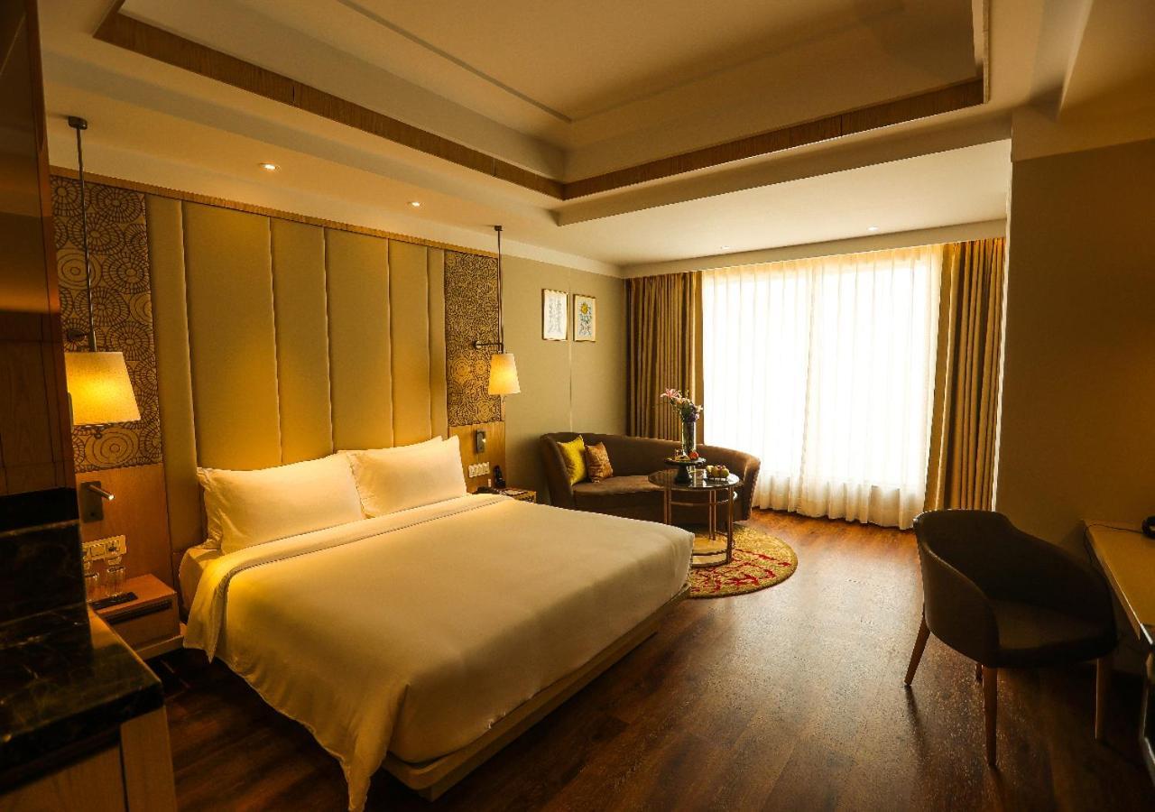 Radisson Bhopal Hotell Eksteriør bilde
