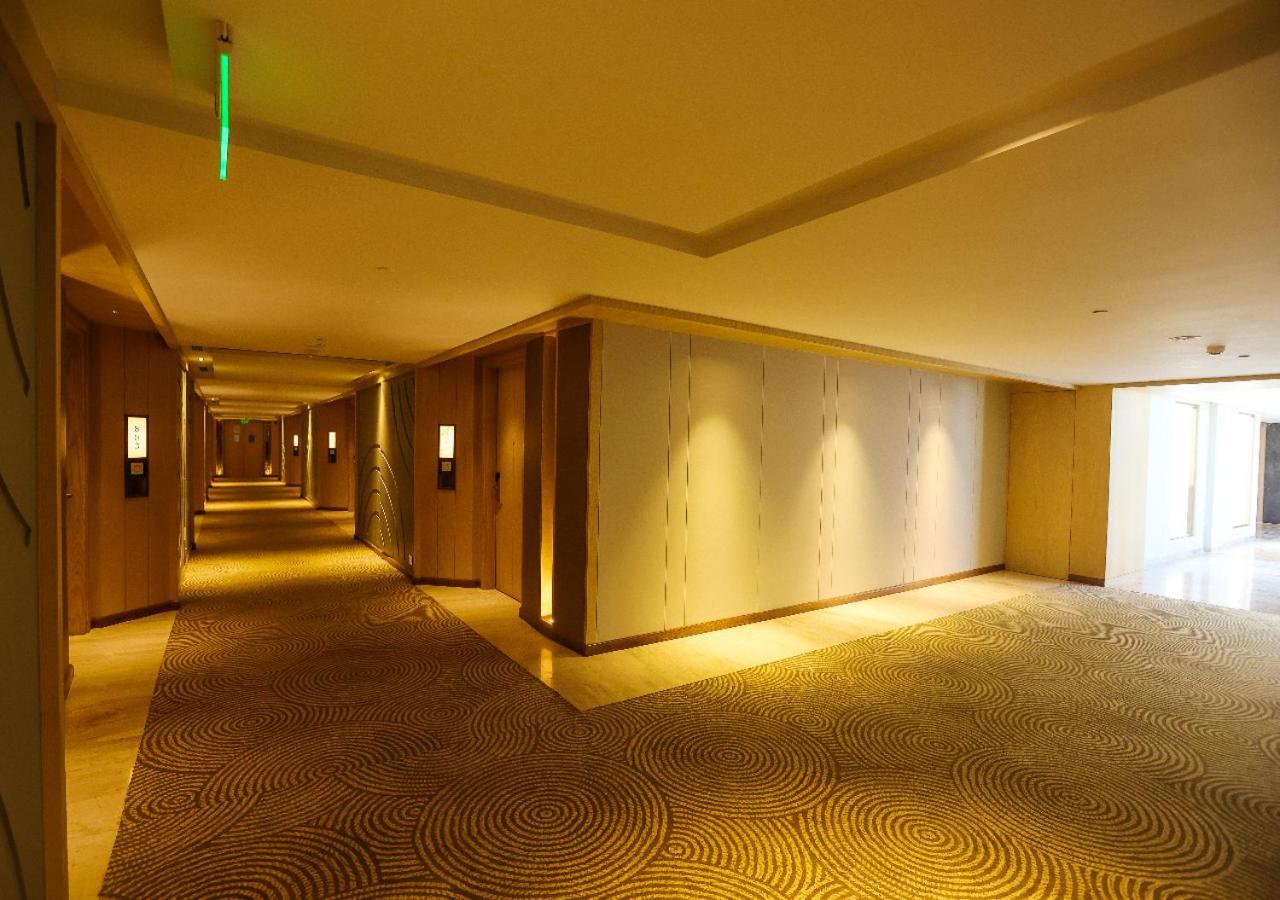 Radisson Bhopal Hotell Eksteriør bilde