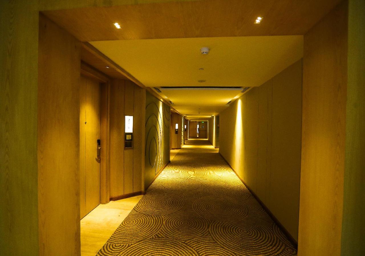 Radisson Bhopal Hotell Eksteriør bilde