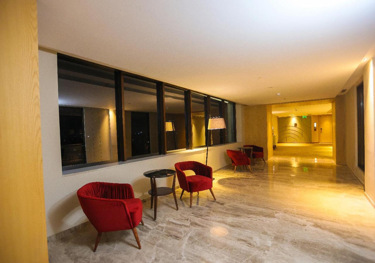 Radisson Bhopal Hotell Eksteriør bilde