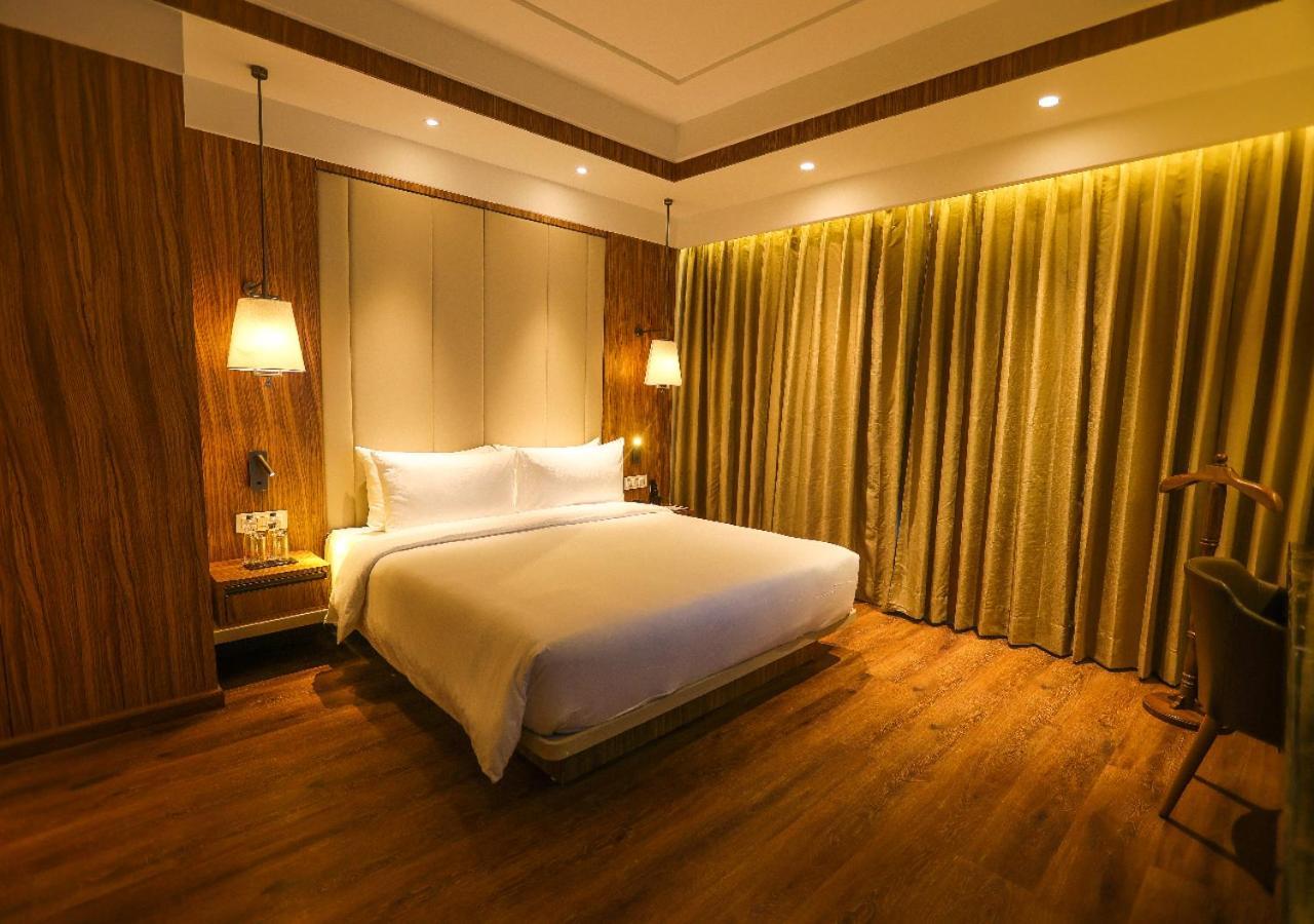 Radisson Bhopal Hotell Eksteriør bilde
