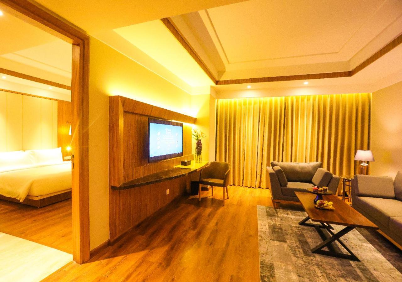 Radisson Bhopal Hotell Eksteriør bilde