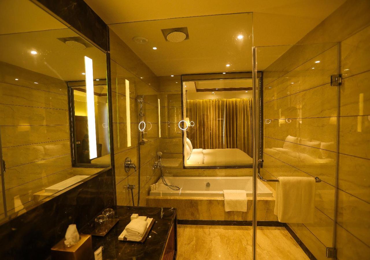 Radisson Bhopal Hotell Eksteriør bilde