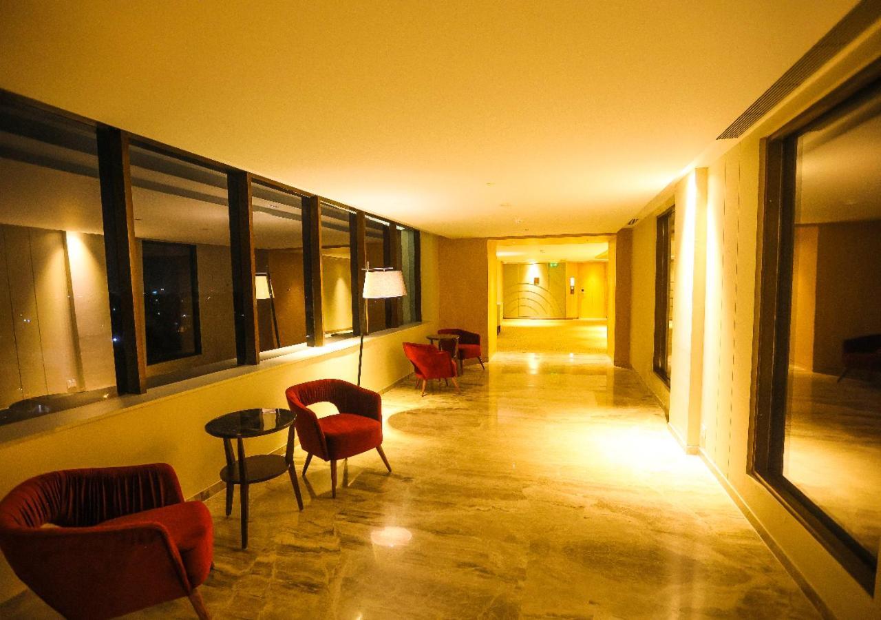 Radisson Bhopal Hotell Eksteriør bilde