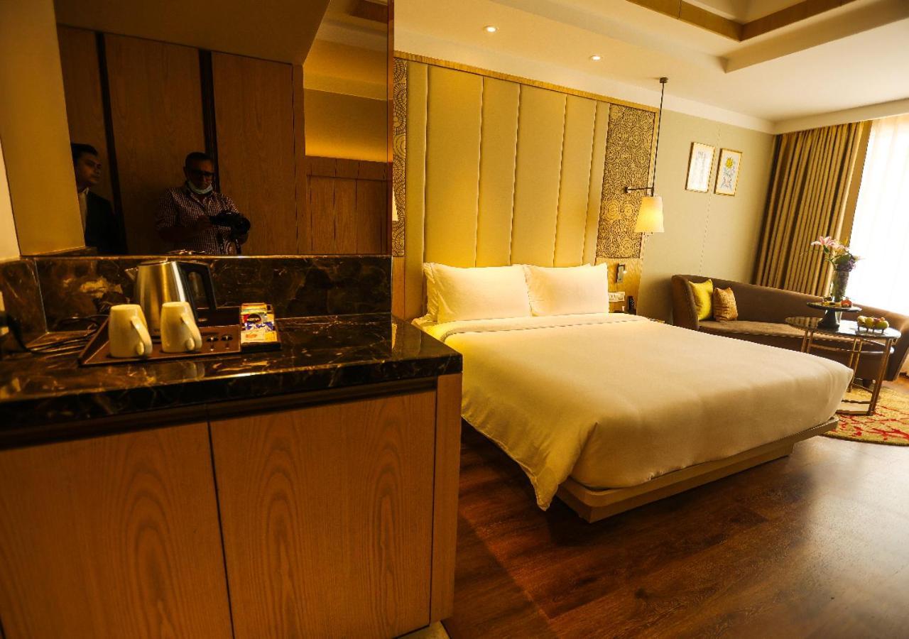 Radisson Bhopal Hotell Eksteriør bilde