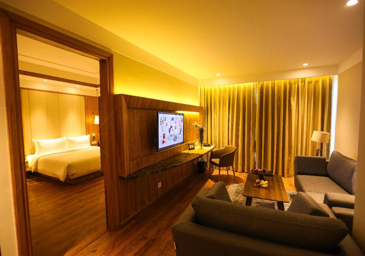 Radisson Bhopal Hotell Eksteriør bilde